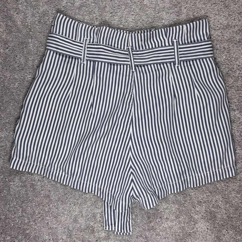 Abercrombie & Fitch Blue White Striped High‎ Rise Paperbag Waist Belted Shorts M